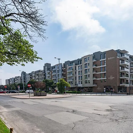 Garden Gates דירה